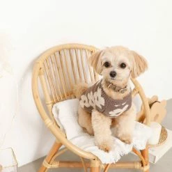 Mon Cheri Flower Knit Vest Mocha