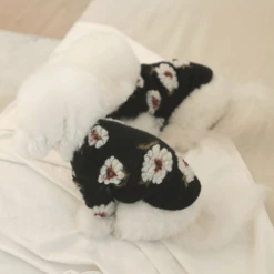 Near By Us Floral Wool Vest Black Wear